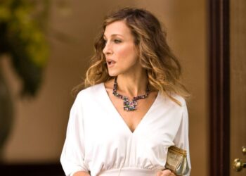 Sarah Jessica Parker feels frustrated by the misogynist comments she's faced